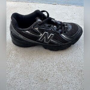 New Balance 740 kids Black Mesh Sneakers Size 11